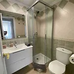 ¡precioso En 1 Linea Con Piscina!